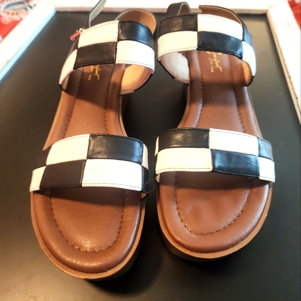 Comfort brand black n white checkered platforms size 7